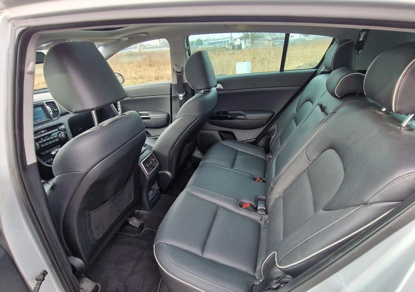 Kia Sportage cena 79800 przebieg: 106000, rok produkcji 2017 z Pleszew małe 137